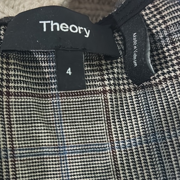 Theory Houndstooth Plaid Print Short Sleeve Cropped Top - 4 - Picture 9 of 10
